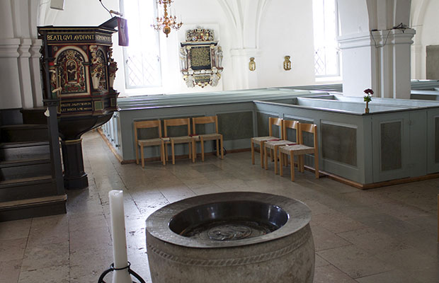 skurups_kyrka_dopfunt
