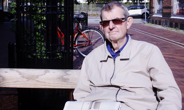Jan Segerström, 77 år, bor i lägenhet