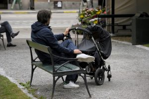 Allt fler pappor tar ut föräldraledigheten i Sverige och Skurup är inte sämre. 
