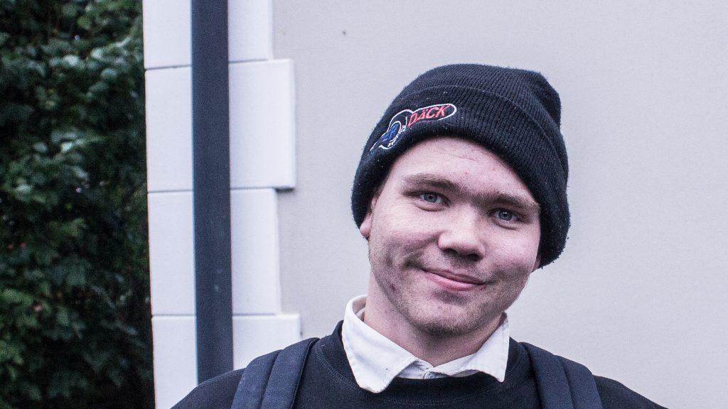 Benjamin Nilsson, 18 år. - Det är okej att kommunen hjälper lokala företag. Reklam för skolorna är ju också viktigt, så att folk vet om att till exempel Nils Holgerssongymnasiet finns. 