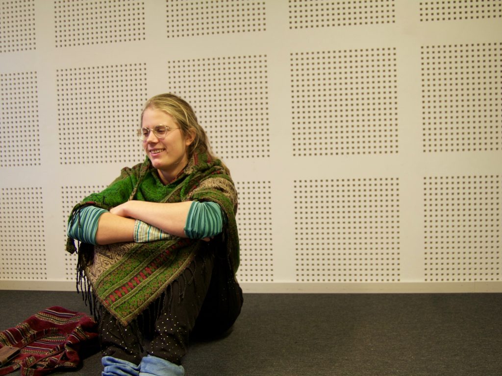 Amalie Malmgren Asmild tycker att det känns bra inför kvällens konsert, men är samtidigt lite stressad. Foto: Lenke Morath