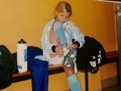 Anni Tjebbes, nio år, inför sin debut i Malmö FF.