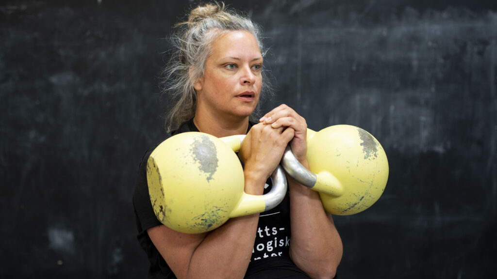 Julia Persson började tävla i kettlebell sport för tre år sedan. I fredags tog hon sitt andra EM-guld. Foto: Anders Håkansson
